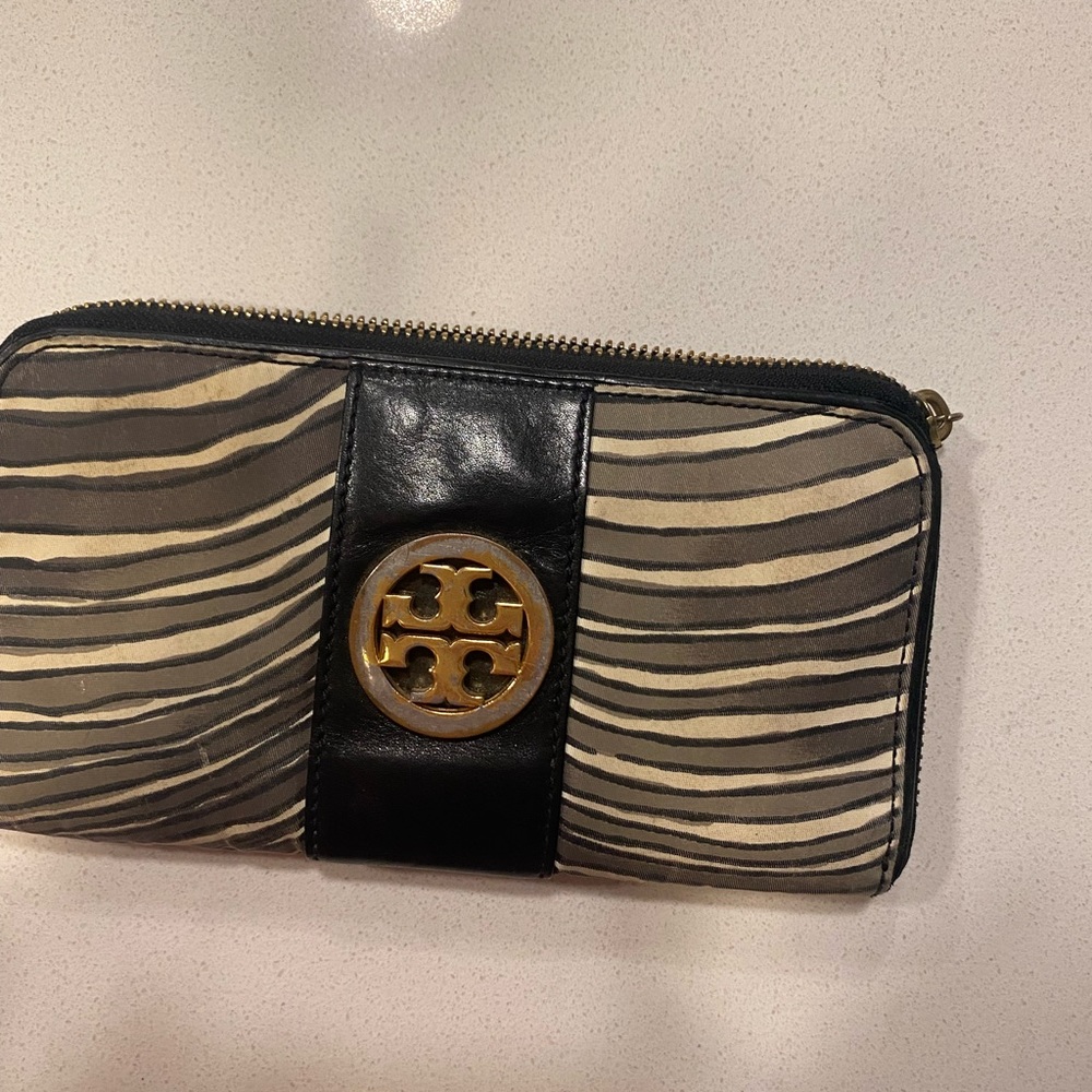 (SOLD) Tory Burch wallet